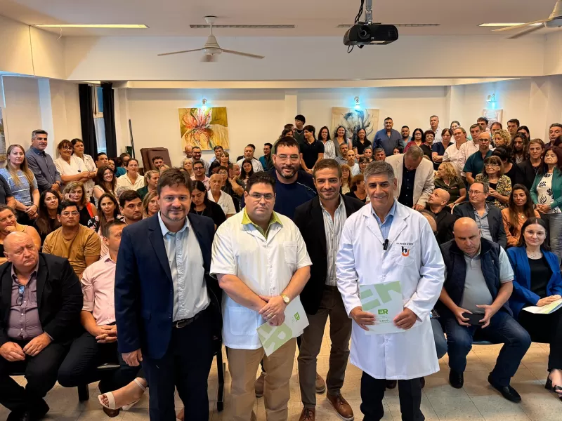 En Concepci&oacute;n del Uruguay, el ministro de Salud puso en funciones a nuevos directores