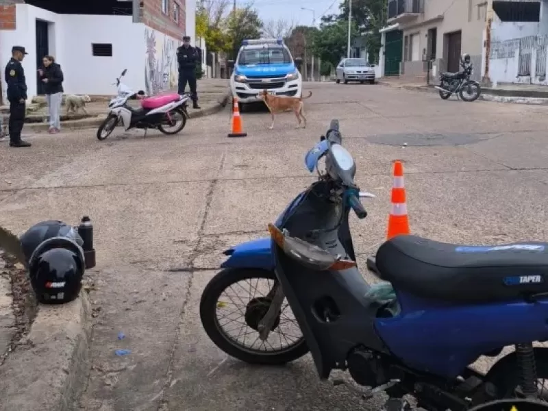 Dos motos colisionaron de frente en Concordia y cinco personas terminaron heridas