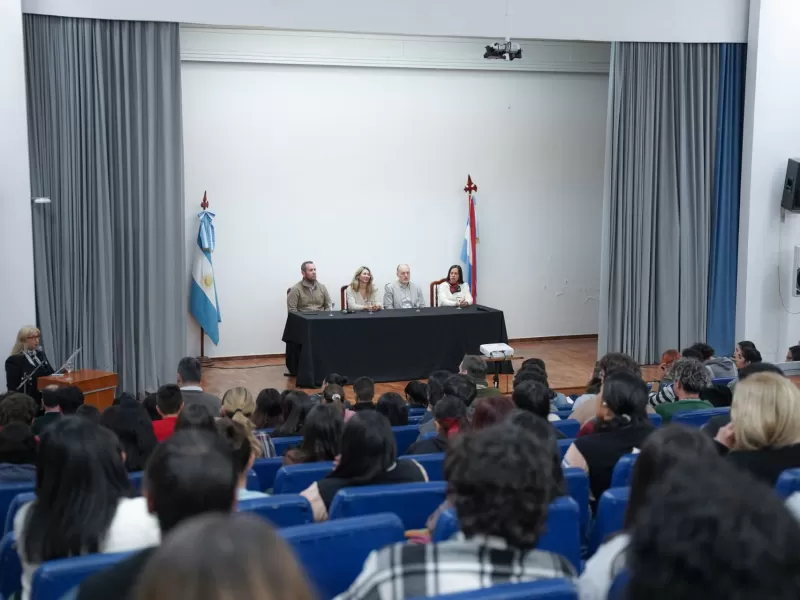 Junto a referentes estudiantiles se realiz&oacute; un encuentro para hablar sobre suicidio