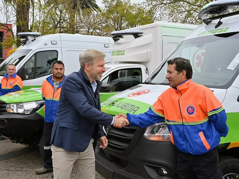 La Provincia refuerza el sistema de salud con 20 nuevas ambulancias y 10 equipos de telemedicina