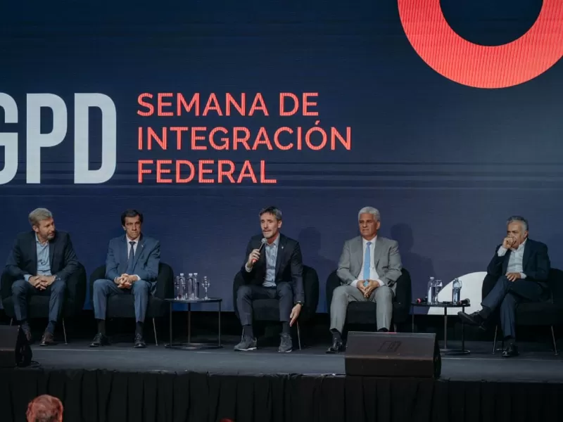 Frigerio participó de una jornada de formación política ante 400 jóvenes