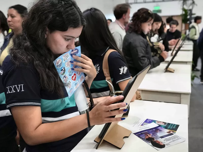 M&aacute;s de 5.000 participantes en la Expo del Empleo en Paran&aacute;