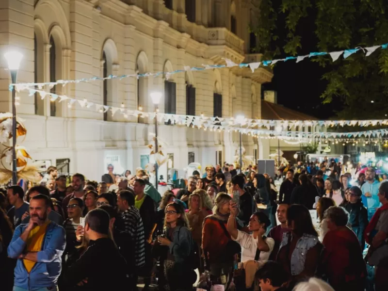 Entre Ríos celebró el Día del Trabajador con actividades en el Museo Casa de Gobierno y en plaza Carbó