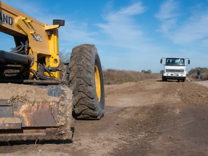 Trabajan en la conservación  de la ruta provincial entre Viale y Maciá