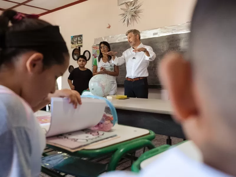 Frigerio inaugur&oacute; el ciclo lectivo en Villa Paranacito