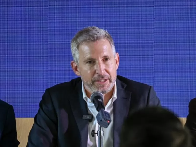 Frigerio present&oacute; las oportunidades de inversi&oacute;n de Entre R&iacute;os ante empresarios europeos en Par&iacute;s