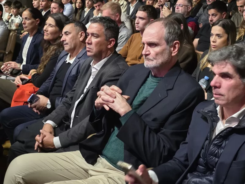 Entre R&iacute;os acompa&ntilde;&oacute; el reconocimiento a los campeones del automovilismo argentino