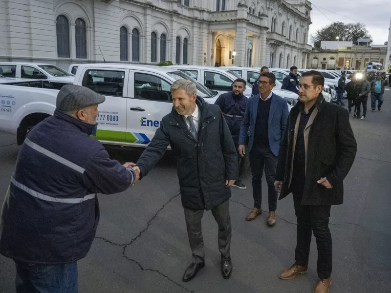 El Gobierno provincial presentó la nueva flota de vehículos de Enersa con una inversión histórica