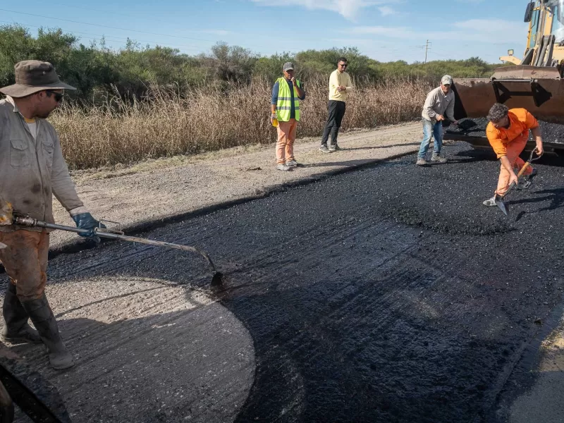 Realizan trabajos de bacheo en ruta 11 a la altura de Tres Bocas
