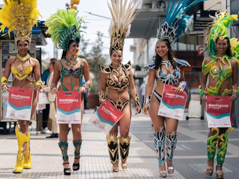 Entre R&iacute;os present&oacute; los corsos de Gualeguay para el verano