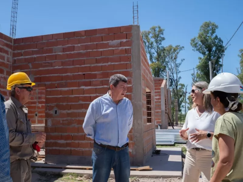 Avanzan las viviendas que se construyen en Piedras Blancas