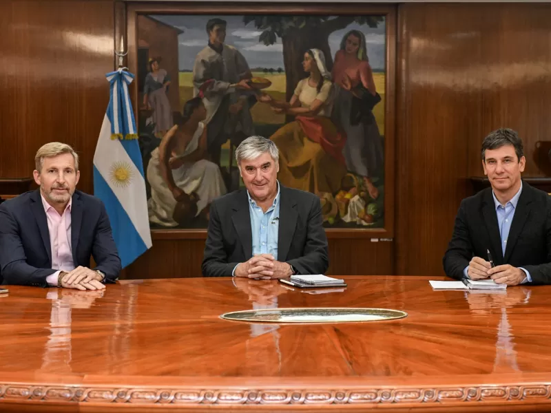 Frigerio mantuvo una reuni&oacute;n de trabajo con Luis Caputo y funcionarios del Ministerio de Econom&iacute;a de Naci&oacute;n