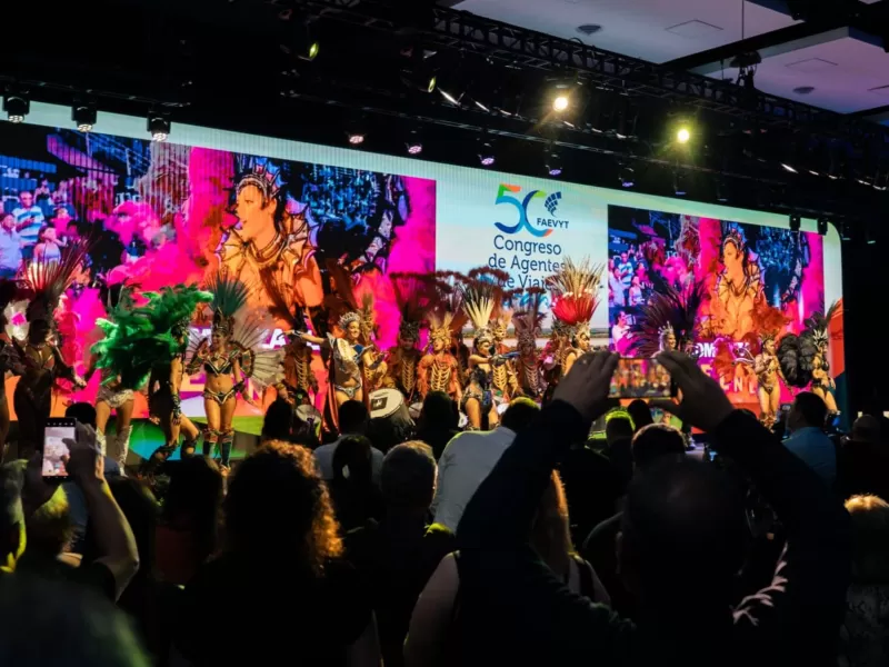 El Carnaval del País cerró el 50º Congreso de Agentes de Viajes en Paraná