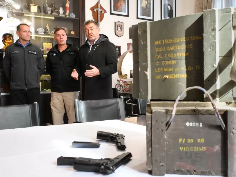 La Policía recibió 195 pistolas del Servicio Penitenciario