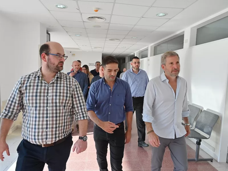 Frigerio visitó el Hospital de la Baxada de Paraná y destacó el avance hacia su plena operatividad