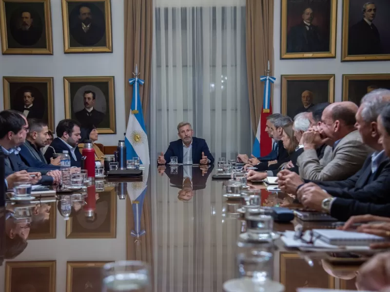Obras, producci&oacute;n, salud y energ&iacute;a marcaron la agenda de la reuni&oacute;n de gabinete