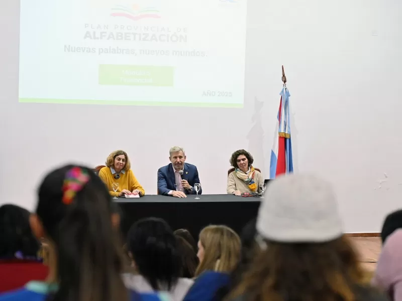 Frigerio participó de la última capacitación presencial del Plan Provincial de Alfabetización en nivel inicial