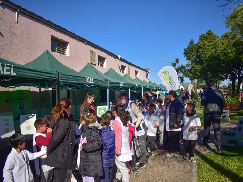 El programa “Entre Ríos con Vos” llega a Gualeguaychú y Urdinarrain con servicios, asesoramiento y actividades para toda la familia