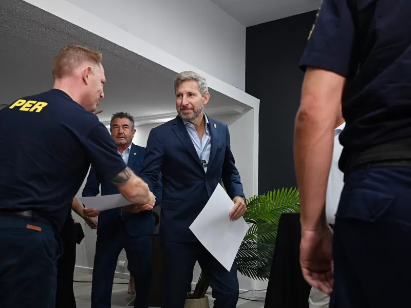 El Gobierno reconoció a efectivos policiales por su labor en la aclaración de hechos delictivos