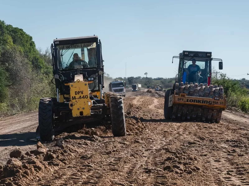 Continúan las mejoras en caminos rurales del departamento Tala