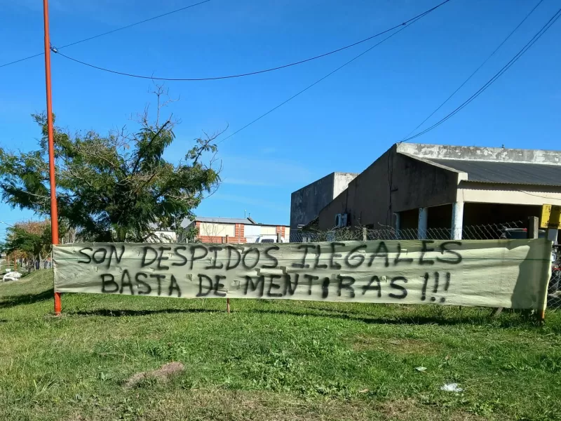 Gualeguaychú: 45 familias de Larroque en pie, dignas, defendiendo el derecho a trabajar con seguridad