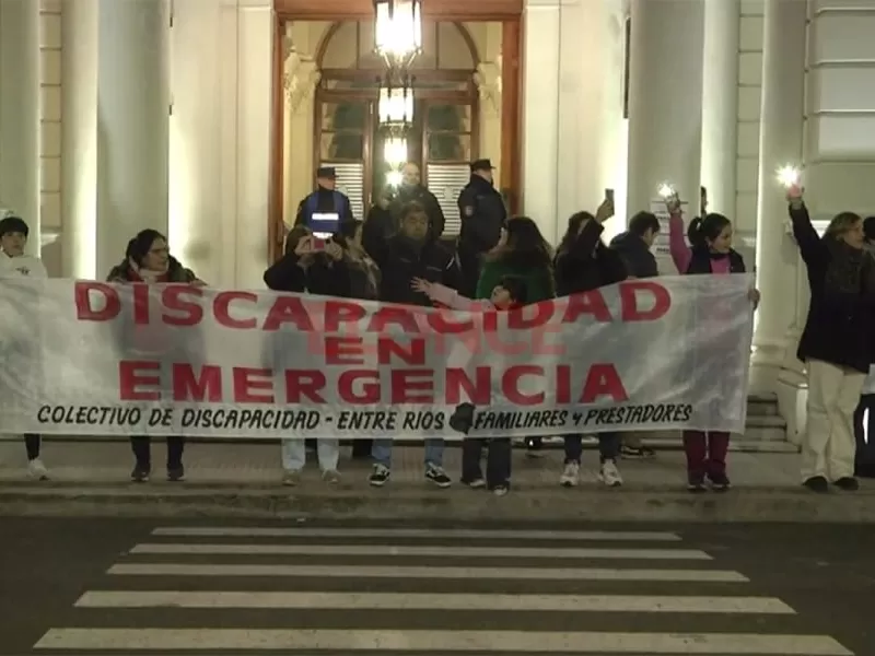 Fuerte protesta en la provincia contra los recortes en discapacidad