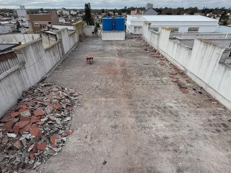 Comenz&oacute; la reparaci&oacute;n de cubiertas en la escuela Luis Clavarino de Gualeguaych&uacute;