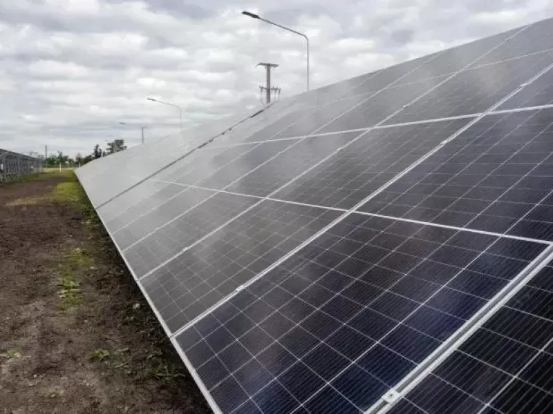Frigerio inauguró el primer parque solar fotovoltaico de Enersa en Sauce Pinto