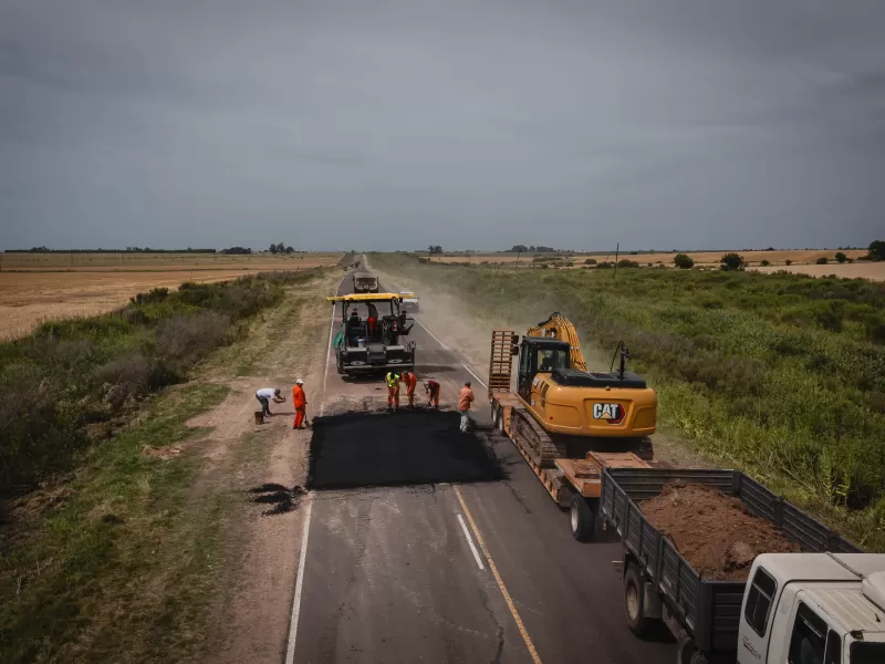 Continúan los trabajos de recuperación de la ruta 51 entre Larroque y Urdinarrain