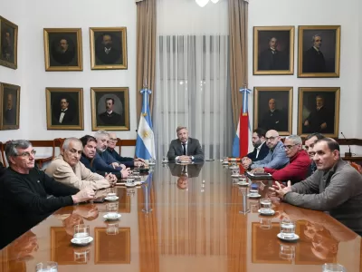 Frigerio se reuni&oacute; con los gremios para analizar la crisis de Granja Tres Arroyos
