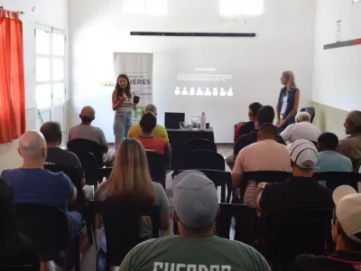 El Gobierno provincial capacit&oacute; en Ley Micaela a trabajadores del Club Patronato de Paran&aacute;