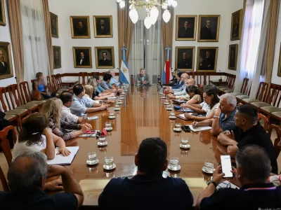 El Gobierno present&oacute; a los gremios docentes y estatales el proyecto de reforma previsional