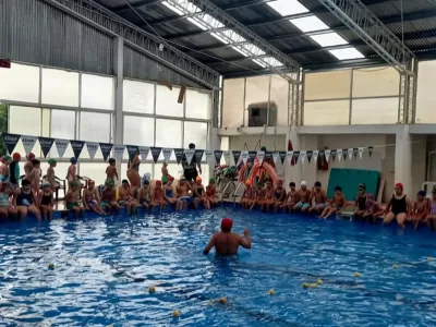 M&aacute;s de 60 chicos de Enrique Carb&oacute; disfrutan de las Acciones de Verano