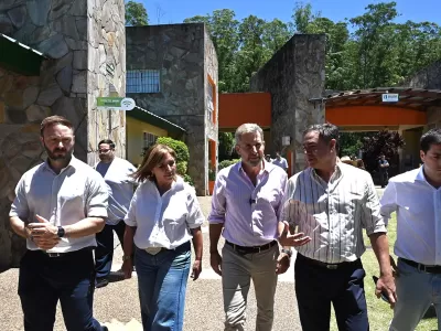 Frigerio recorri&oacute; obras de espacios tur&iacute;sticos en el perilago de Salto Grande