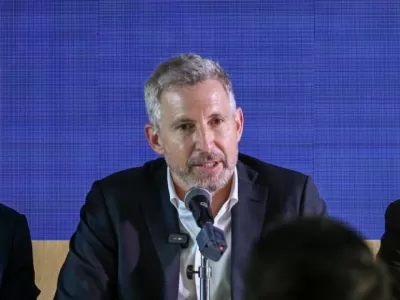 Frigerio present&oacute; las oportunidades de inversi&oacute;n de Entre R&iacute;os ante empresarios europeos en Par&iacute;s