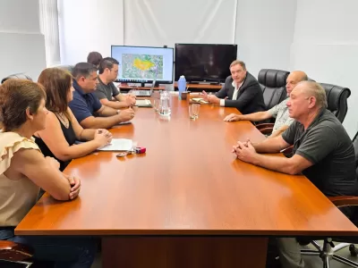 Planifican tareas de conservaci&oacute;n de caminos con comunas del departamento Col&oacute;n