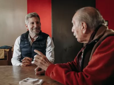 Frigerio visit&oacute; a V&iacute;ctor Vel&aacute;zquez, uno de los grandes maestros de la m&uacute;sica popular argentina
