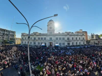 M&aacute;s de 2.000 alumnos prometieron lealtad a la Bandera en Paran&aacute;